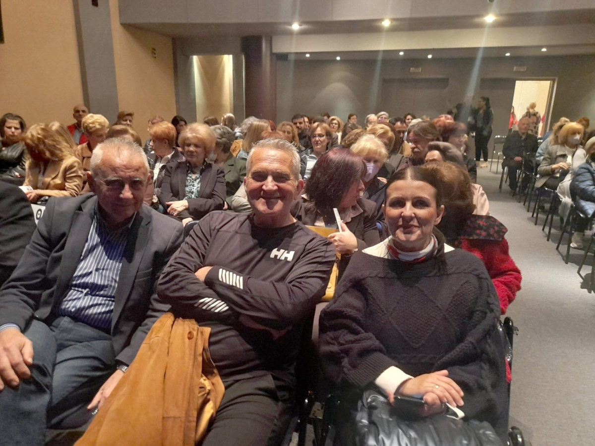 ΠΑΡΤΥ ΣΤΟ ΜΑΝΤΡΙ 01