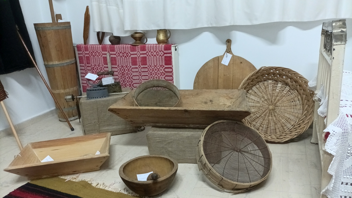 λαογραφικό καλυβιων 07