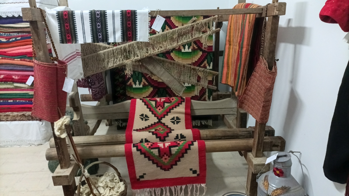 λαογραφικό καλυβιων 14