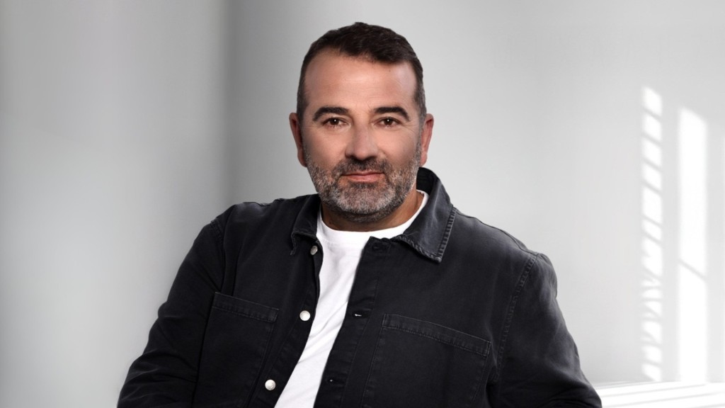 Εντυπωσιάζει το ζεϊμπέκικο του Μιχάλη Ντελή με τίτλο «Χίλιες ζωές»