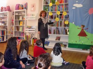 Με αφορμή την &quot;Γιορτή της Παγκόσμιας Ημέρας Ποίησης&quot; μιλάμε με την συγγραφέα Σταυρούλα Κάτσου-Καντάνη