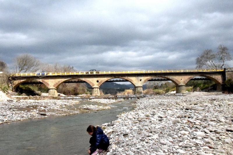 Μια πρόταση για τη γέφυρα της Αβώρανης
