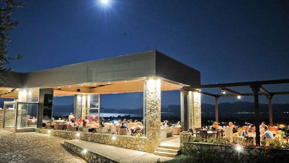 Σερβιτόρους για Σαββατοκύριακα και αργίες ζητάει το Aqua Terra