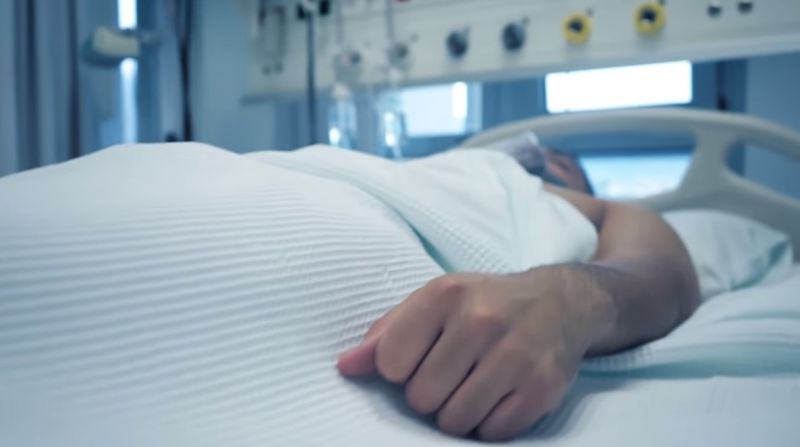 Πατρινός τραγουδιστής στην Εντατική....για τις ανάγκες video clip!