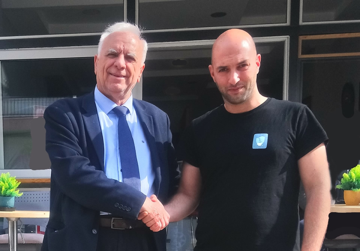 Ο ΘΑΝΑΣΗΣ ΜΑΚΡΥΝΙΩΤΗΣ  Συμπορεύεται με τον υποψήφιο Δήμαρχο, ΘΑΝΑΣΗ ΛΥΡΟ