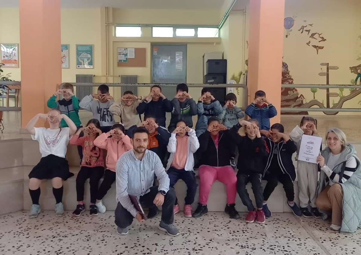 Πράξη προσφοράς από μαθητές του ΖΕΠ του 20ου Δημοτικού Σχολείου Αγρινίου – Έφτιαξαν και πούλησαν εφημερίδες για την στήριξη της «Φλόγας»