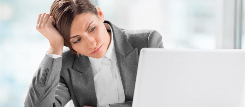 Κάθεστε πολλές ώρες μπροστά σε υπολογιστή; - Να τι πρέπει να κάνετε για να προφυλάξετε τα μάτια και το σώμα σας