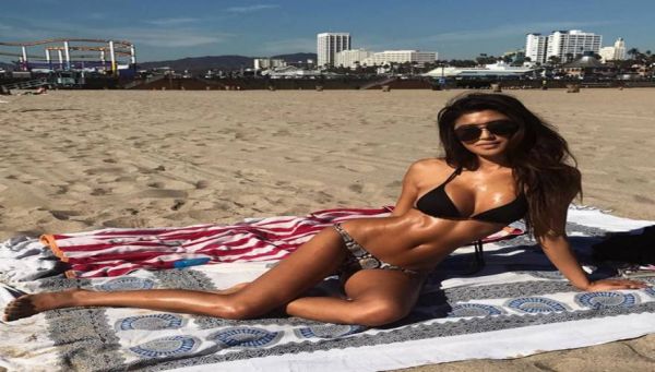 Jennifer Lee: Το πανέμορφο μοντέλο με το καλλίγραμμο κορμί που λατρεύει τα ταξίδια (φωτό)