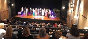 Η κα Χρυσούλα Γεωργούση μιλά για την επιτυχημένη θεατρική της κωμωδία «Πάρτυ στο μαντρί»