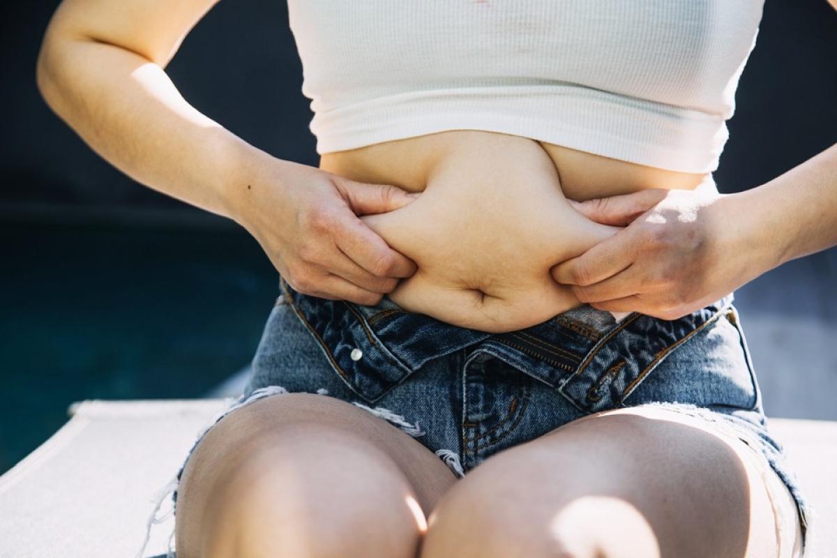 Με αυτήν την καθημερινή συνήθεια θα χάσετε το σπλαχνικό λίπος – Διαρκεί 10 λεπτά