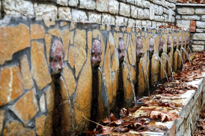 Οι βρύσες «του Μουσολίνι» στη Χούνη Παρακαμπυλίων