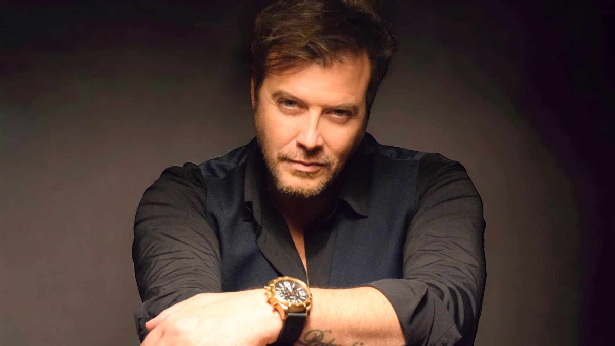 «Σηκώνω τα χέρια ψηλά»: Κυκλοφόρησε η νέα επιτυχία του Λάμπη Λιβεράτου