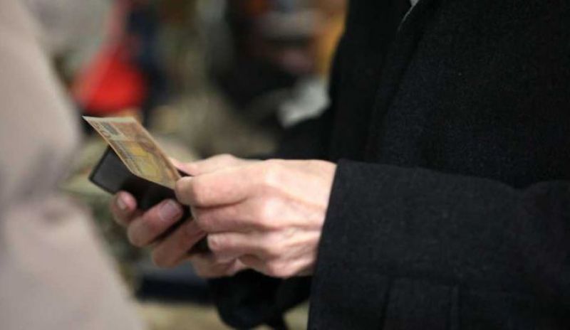 «Κλείδωσε» η αύξηση στον κατώτατο μισθό