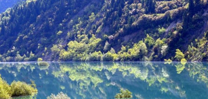 Ανοιξιάτικες απόψεις της λίμνης του Ευήνου (φωτο)