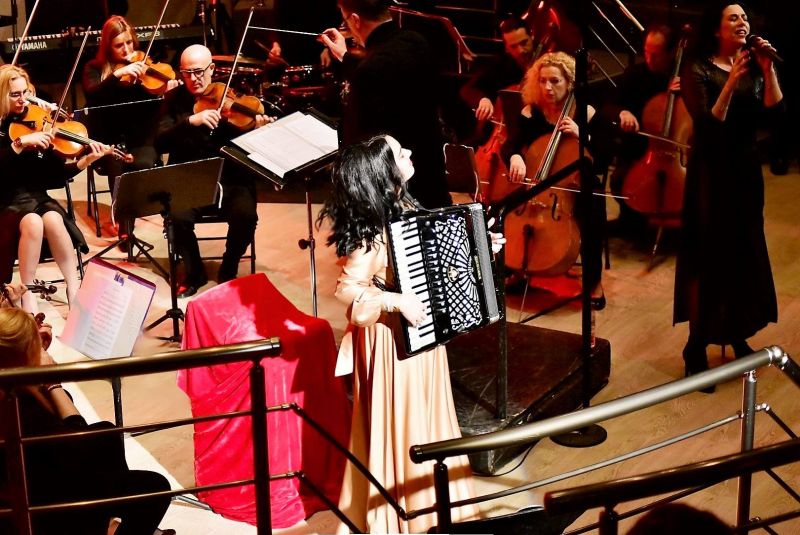 &#039;&#039;Όνειρα Κομμάτια&#039;&#039; ονειρικό... με συμφωνική ορχήστρα ...από τη Πολυτίμη