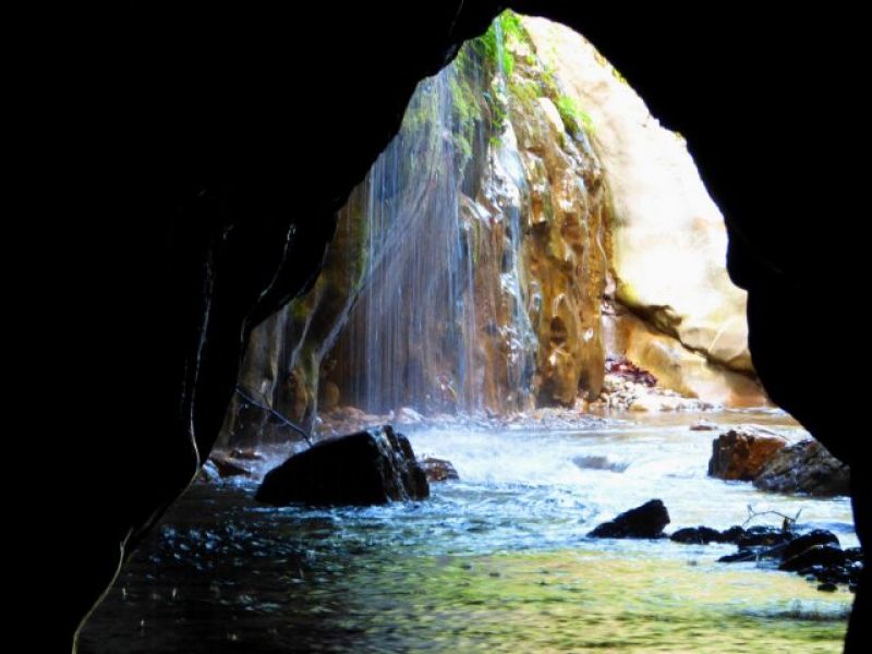 Ορεινό Θέρμο: Ένα εκπληκτικό ποταμοσπήλαιο (φωτο-video)