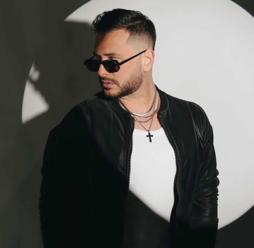 Θέμης Παναγιωτίδης: Κυκλοφόρησε το νέο του single με τίτλο «Χάνομαι»!