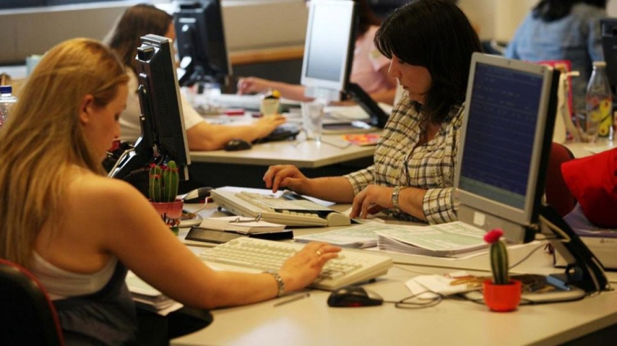 Μισθοί στο Δημόσιο: Αυτές είναι οι αυξήσεις για 665.000 δικαιούχους – Αναλυτικά παραδείγματα