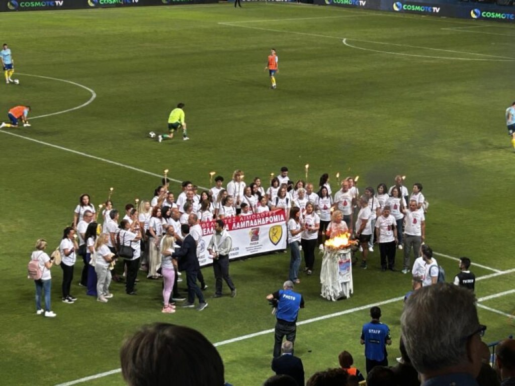Η «Φλόγα της Αγάπης» άναψε και φέτος στο γήπεδο του Παναιτωλικού (φωτο, βίντεο)