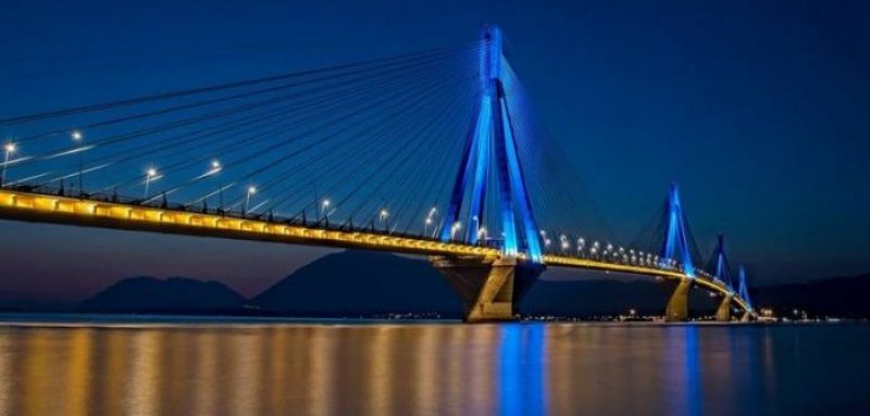 Ο κομήτης Neowise πάνω από τη γέφυρα Ρίου – Αντιρρίου