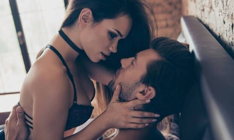 Με αυτές τις 2+1 συμβουλές θα κάνετε τη σχέση σας πιο «πικάντικη»