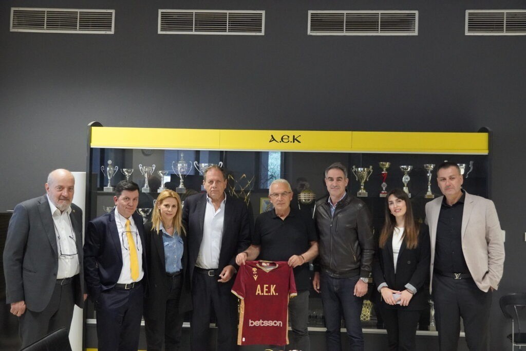 Δωρεά καθισμάτων για αθλητικές εγκαταστάσεις της Αμφιλοχίας από την ΑΕΚ Βetsson BC