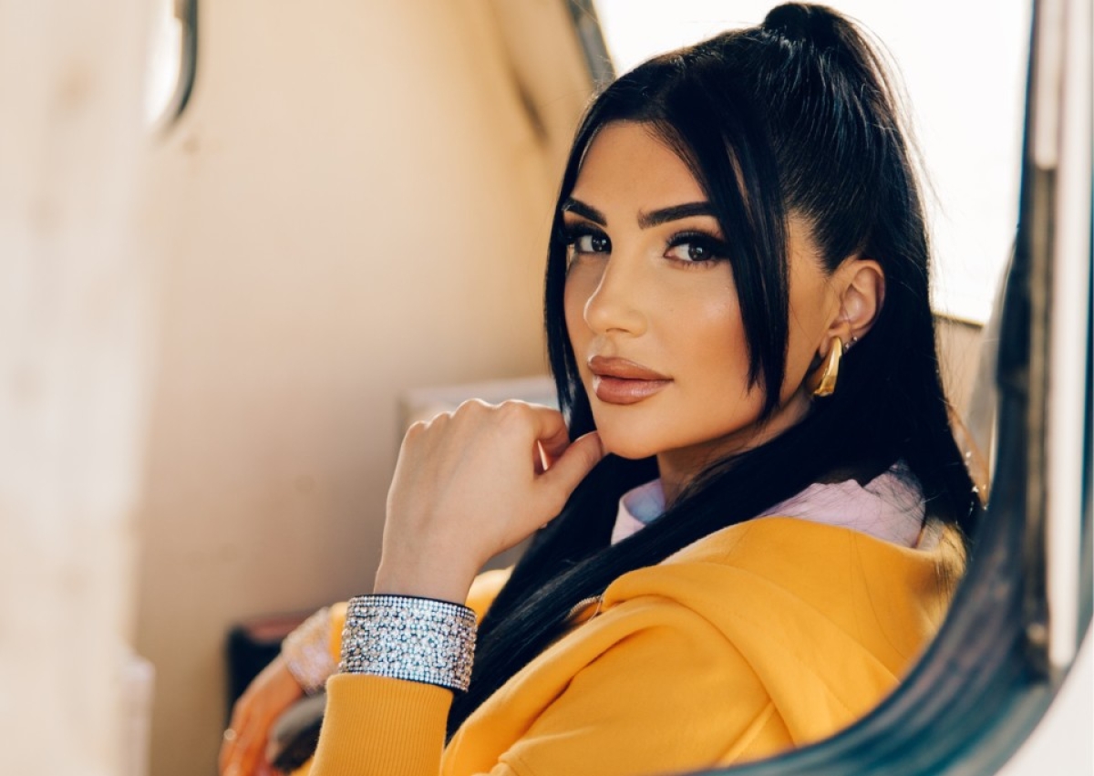 Η Sarina Cross συνεργάζεται για πρώτη φορά με τον επιτυχημένο συνθέτη Kυριάκο Παπαδόπουλο