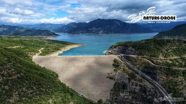 Το Υδροηλεκτρικό φράγμα των Κρεμαστών – Ένα ανθρώπινο επίτευγμα που γέννησε μια λίμνη απαράμιλλης φυσικής ομορφιάς!