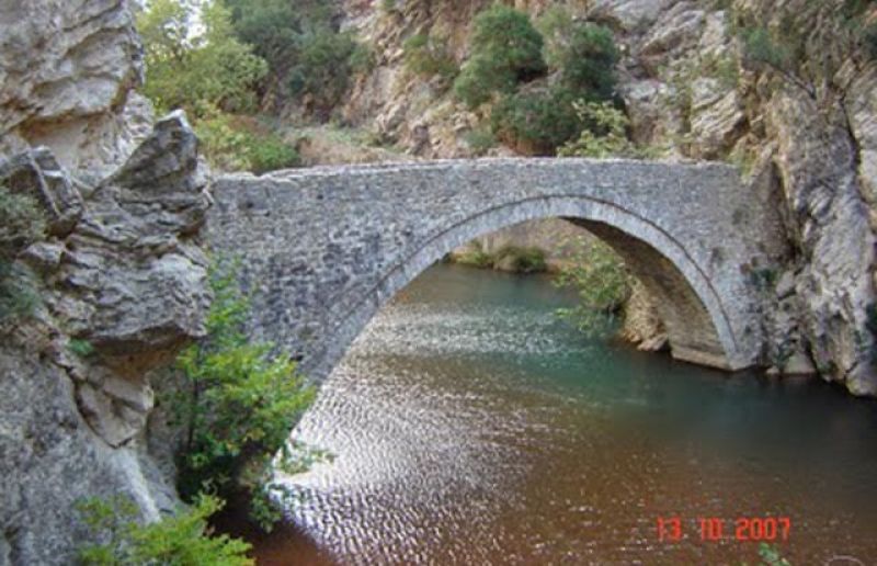 Αφιέρωμα: Τα πετρογέφυρα της Ναυπακτίας (φωτο)
