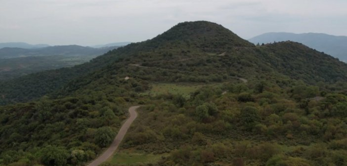 Πρωτομαγιά, πάνω από το Βελανιδοδάσος Ξηρομέρου (video drone)