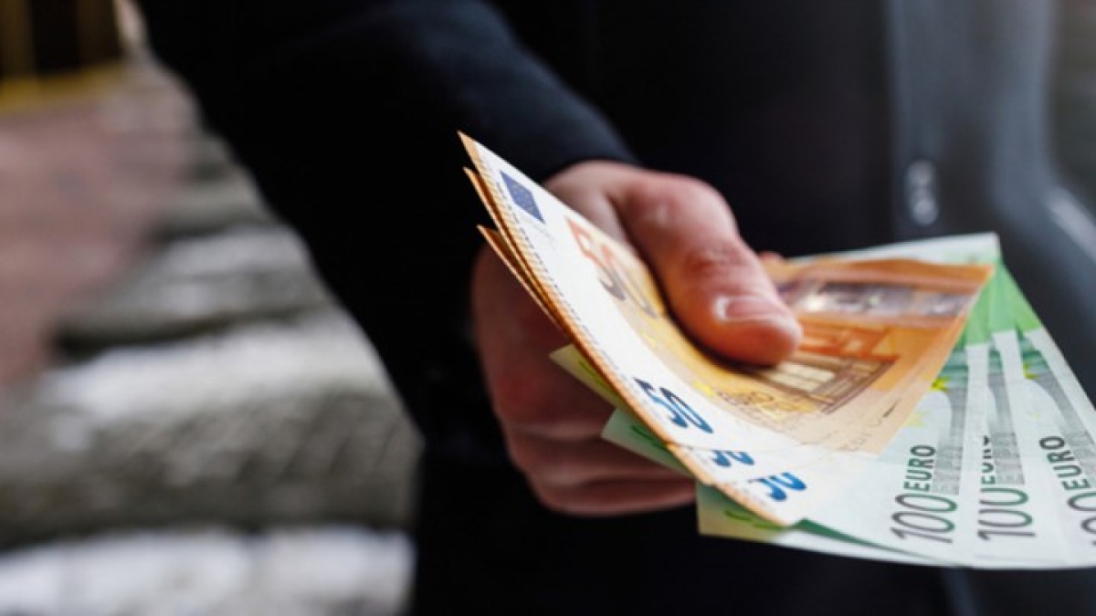 Τριετίες: Αύξηση έως 30% το 2024 σε όσους προσλήφθηκαν με 586 ευρώ παρά την προϋπηρεσία τους