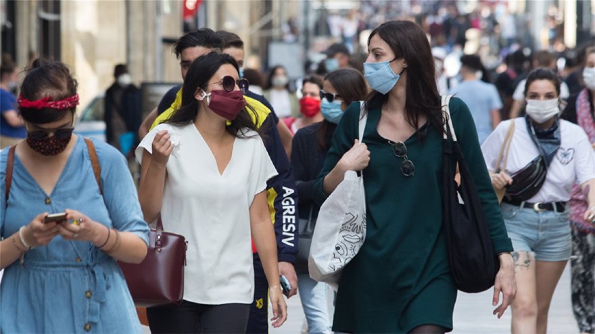 Ερευνα: Οι Έλληνες θέλουν θέση στο Δημόσιο και σύνταξη πριν τα 60 -Τι πιστεύουν για οικονομία-εργασιακές σχέσεις