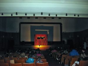 Με επιτυχία πραγματοποιήθηκε η παράσταση «Ο Βιόλης και η μουσικοπαρέα… διασκεδάζουν τις Απόκριες» την Κυριακή 19/2/2017 στον «Ανεσις»