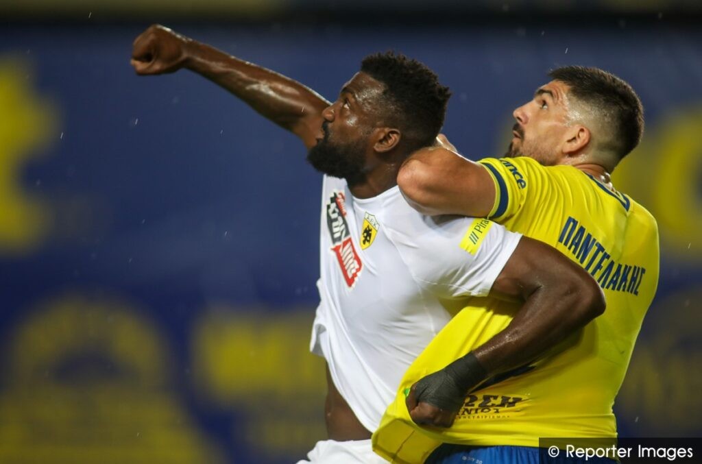 Δύο παίκτες του Παναιτωλικού στο όριο των καρτών