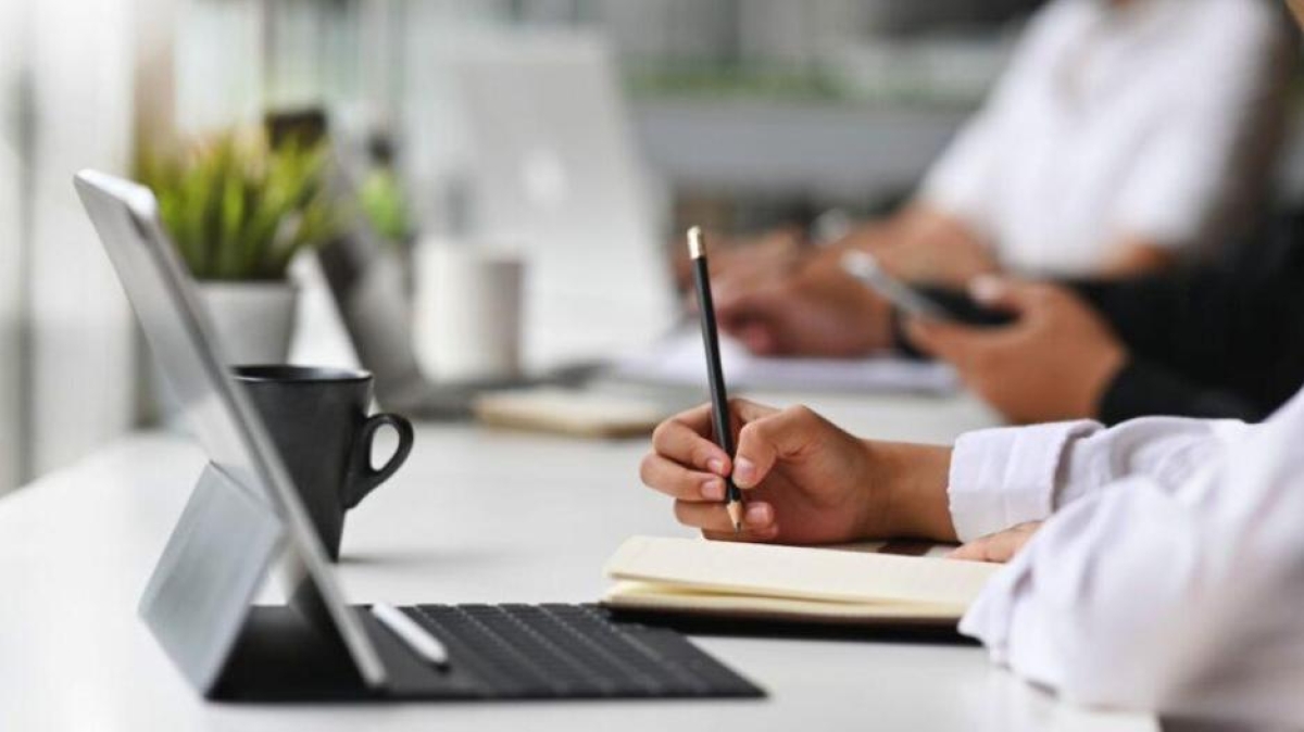 Νέα δεδομένα στα εργασιακά: Γενναίες αυξήσεις στον κατώτατο μισθό και αναγνώριση προϋπηρεσίας από μεγάλες εταιρείες