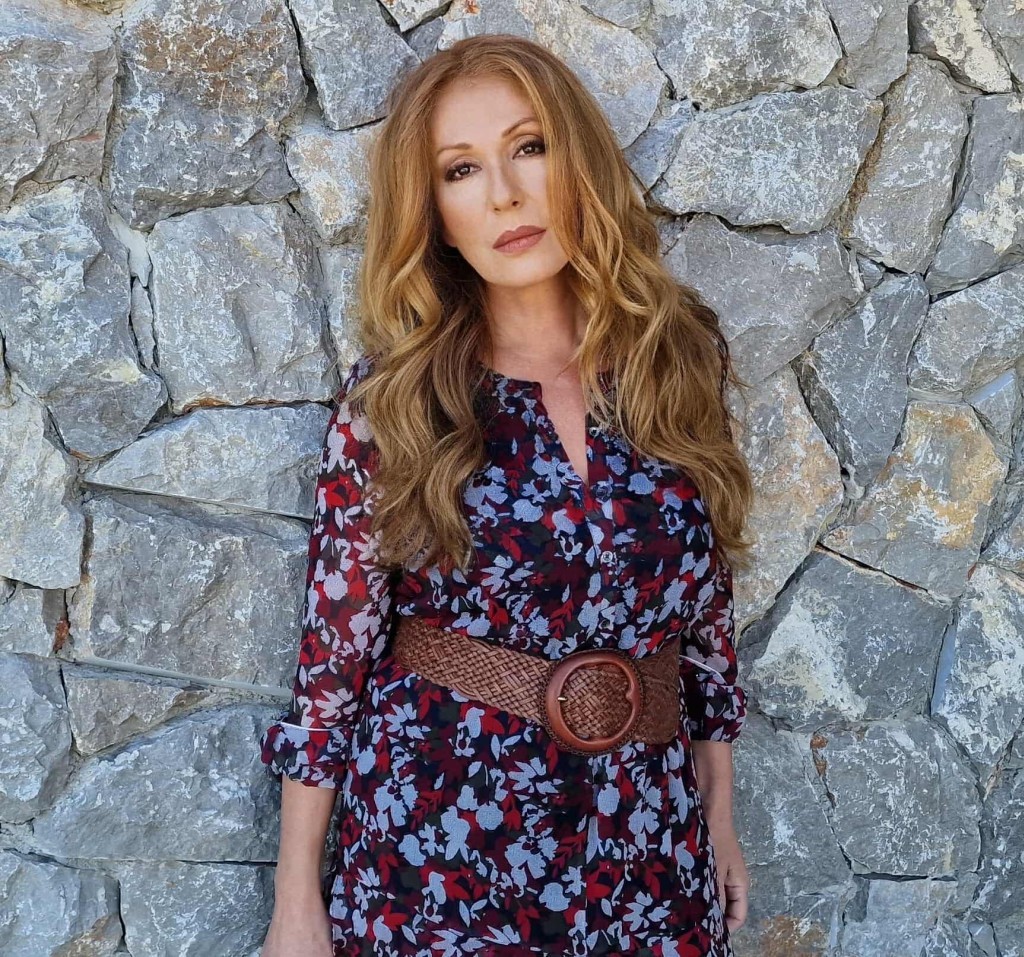 Έφη Κοντού: Εντυπωσιάζει το νέο της single με τίτλο «Για μας»