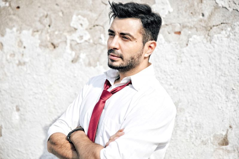 Επέστρεψε με νέο τραγούδι - έκπληξη ο Κωνσταντίνος Γαλανός