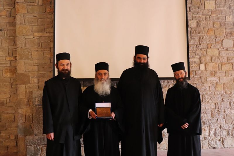 To Περδικάκι τίμησε τον ιερέα του