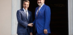 Στην Αθήνα σήμερα ο Έντι Ράμα – Θα συναντηθεί με Μητσοτάκη και Δένδια