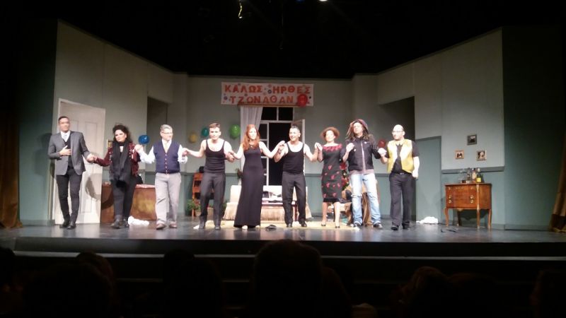 Θερμό χειροκρότημα στη ΘΕΑΤΡόPolice