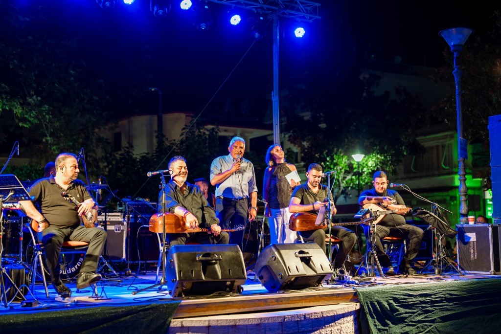 Ξεσήκωσε το κοινό ο Μανώλης Κονταρός στο Θέρμο, στη συναυλία που διοργάνωσε η Περιφέρειας Δυτικής Ελλάδας