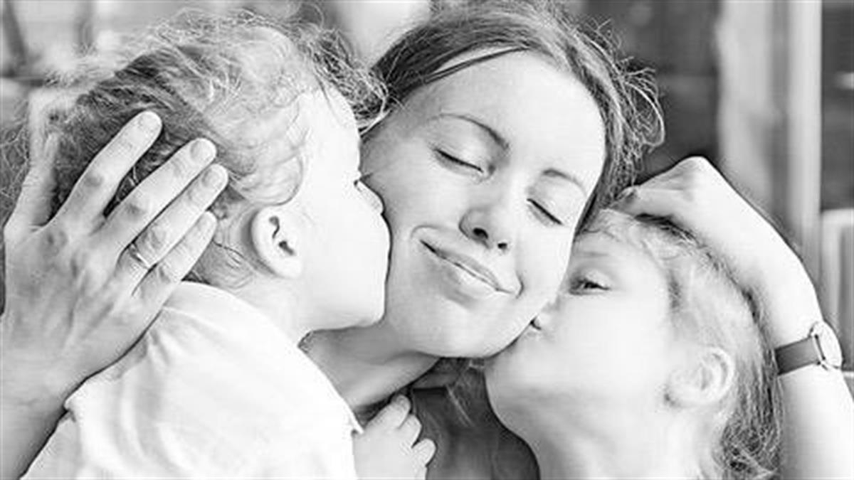 Μάνα είναι μόνο μία