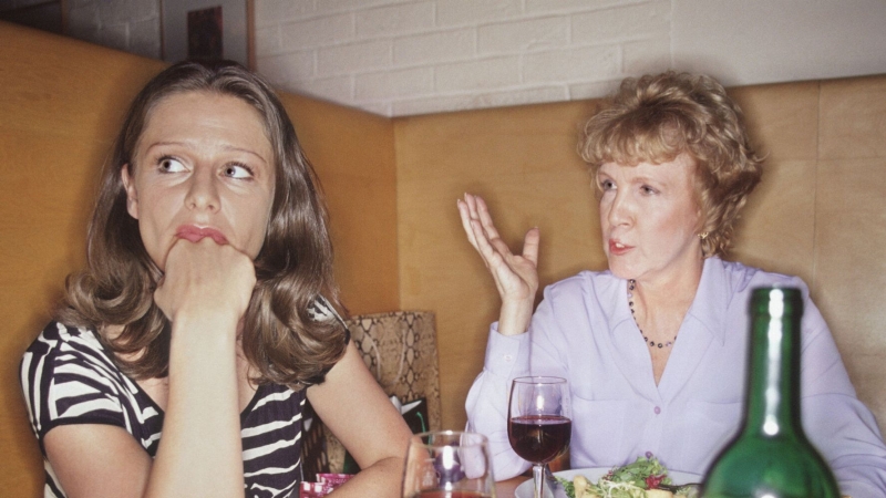 Αυτά πρέπει να κάνεις για να…ξεγλιστράς από τις άβολες ερωτήσεις