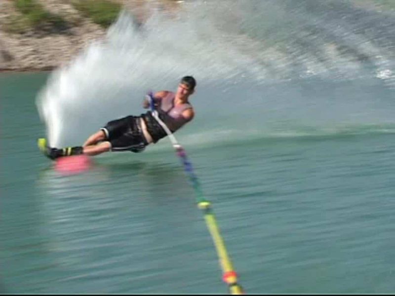 Πίστα θαλάσσιου σκι στη λίμνη Στράτου – κάποτε και τώρα (video &amp; φωτο)