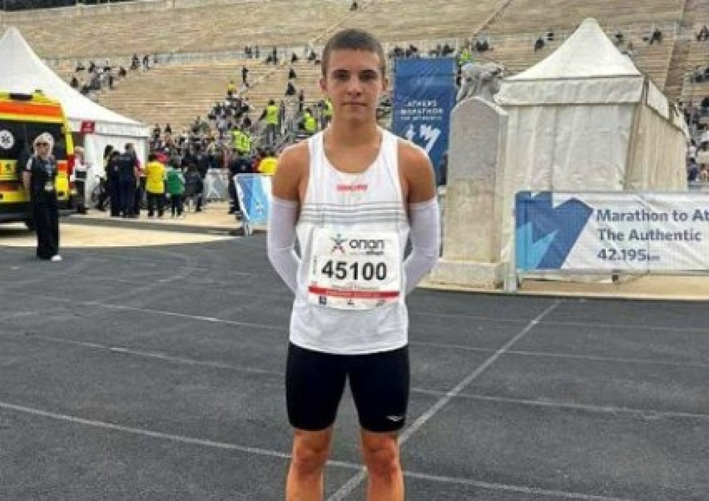 Ο 17χρονος Γιάννης Τζαμανής πρώτευσε στην κατηγορία Κ18 στο Μαραθώνιο και κάνει περήφανο το Μεσολόγγι!