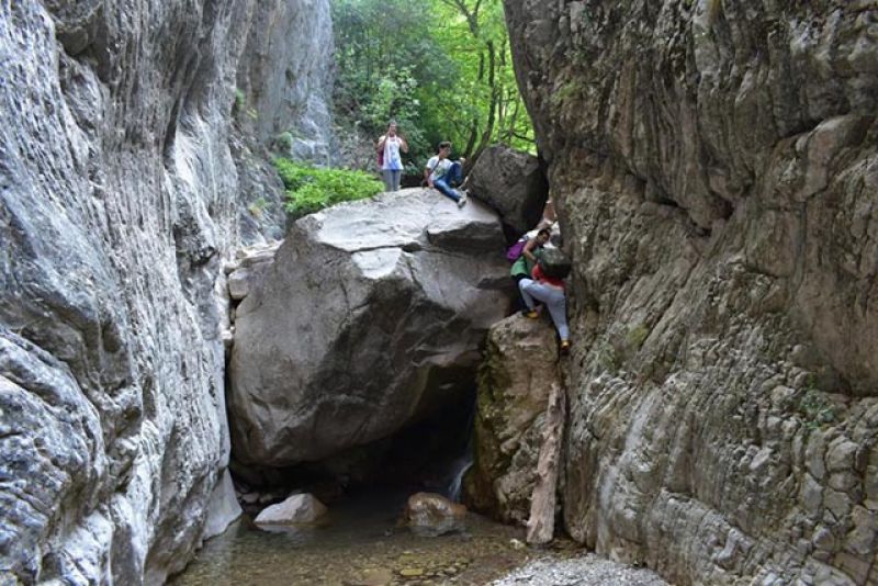 Αυγουστιάτικη πορεία προς τις πηγές Γιδομανδρίτη