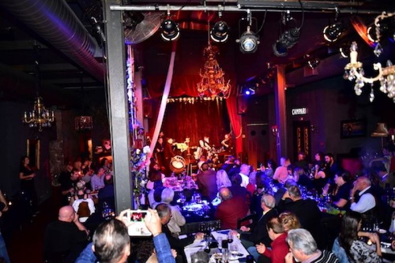 Ασφυκτικά γεμάτο το El Convento Del Arte στη πρεμιέρα της Ζωής Τηγανούρια [φωτό+βίντεο]