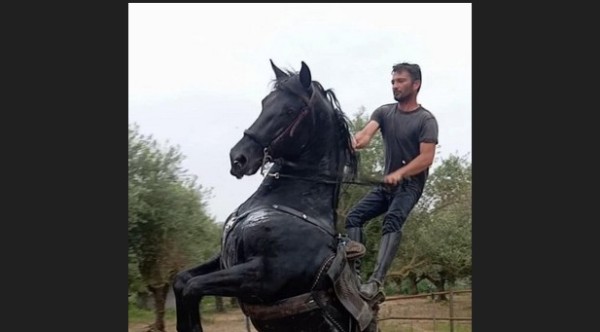 Βασίλης Λιβάνης: Μεσολογγίτης ο μοναδικός κασκαντέρ αλόγων πανελλαδικά