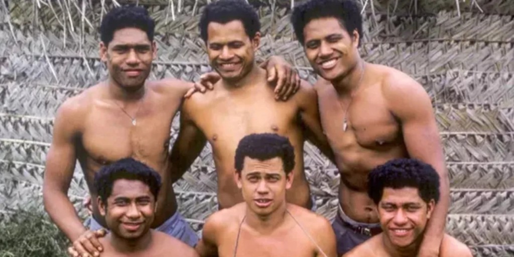 Η ιστορία των έξι εφήβων που ναυάγησαν στον Ειρηνικό και κατάφεραν να επιβιώσουν σε ακατοίκητο νησί για 15 μήνες