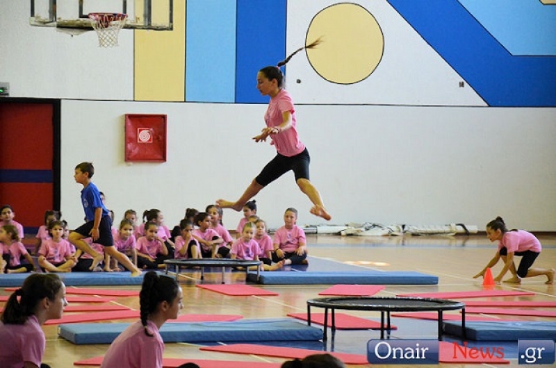 Καταχειροκροτήθηκαν οι μικροί αθλητές και αθλήτριες του Τμήματος Ενόργανης του «Χαρίλαoυ Τρικούπη»